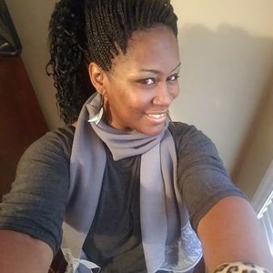 Meet your Posher, Monique